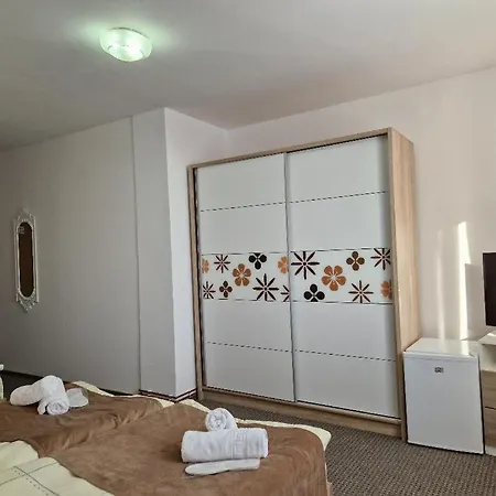 Antik House 3*