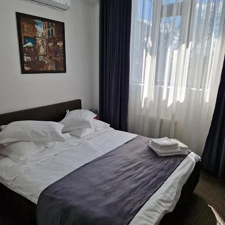 Antik House 3*