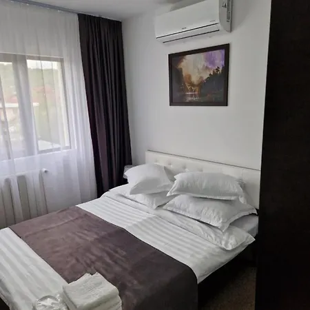 Antik House Aparthotel 3*