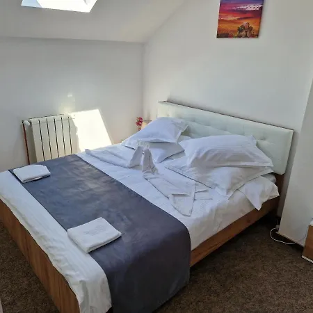 Aparthotel Antik House Cornu de Jos